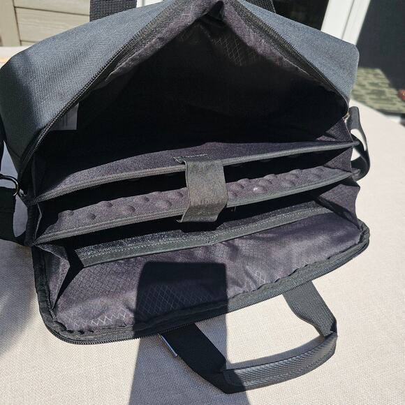Samsonite Travel Laptop Bag with Tons of Pockets and Luggage Strap - Picture 7 of 13